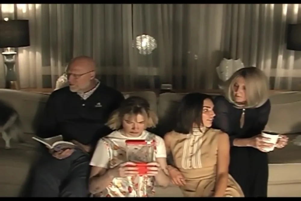 TV family campaign: family wide 210