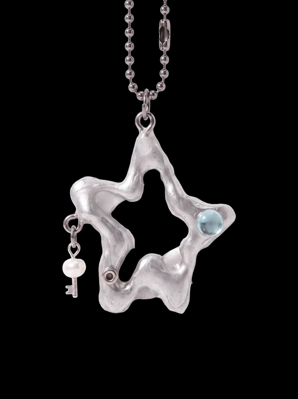 Goopy Star Necklace view 1